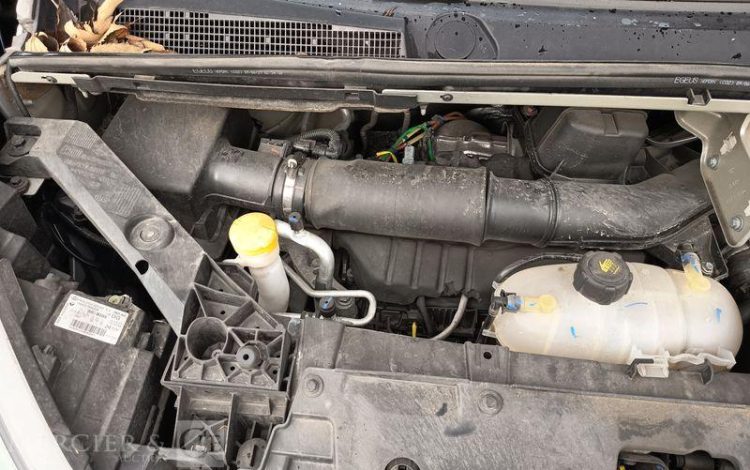 RENAULT TRAFIC III FOURGON PHASE 2 L1H1 2,0 DCI 16V 145 CV – DIESEL-6 PL – ANNEE 2021 GRIS GB-980-LL