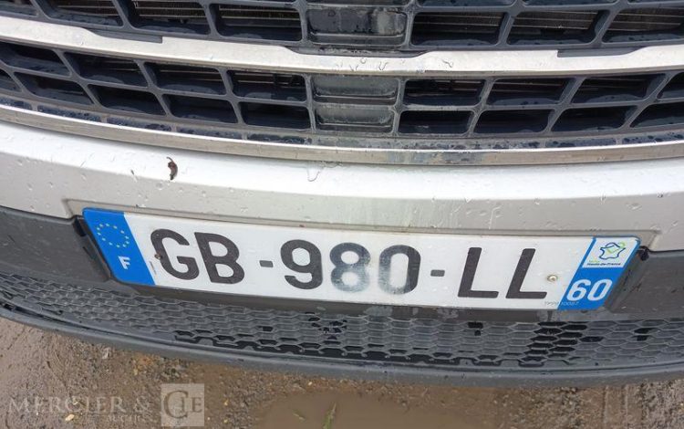 RENAULT TRAFIC III FOURGON PHASE 2 L1H1 2,0 DCI 16V 145 CV – DIESEL-6 PL – ANNEE 2021 GRIS GB-980-LL