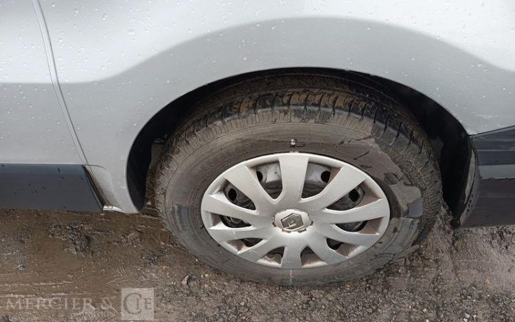 RENAULT TRAFIC III FOURGON PHASE 2 L1H1 2,0 DCI 16V 145 CV – DIESEL-6 PL – ANNEE 2021 GRIS GB-980-LL