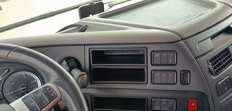 DAF XF 480 FT – PTRA : 44 TONNES – DIESEL – 605344 KMS – ANNEE 2021 BLANC GD-703-CV