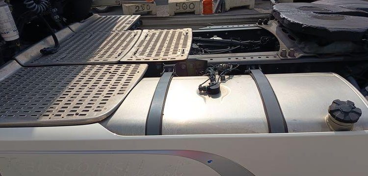 DAF XF 480 FT – PTRA : 44 TONNES – DIESEL – 605344 KMS – ANNEE 2021 BLANC GD-703-CV