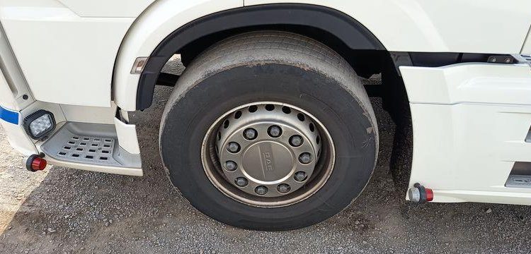 DAF XF 480 FT – PTRA : 44 TONNES – DIESEL – 605344 KMS – ANNEE 2021 BLANC GD-703-CV