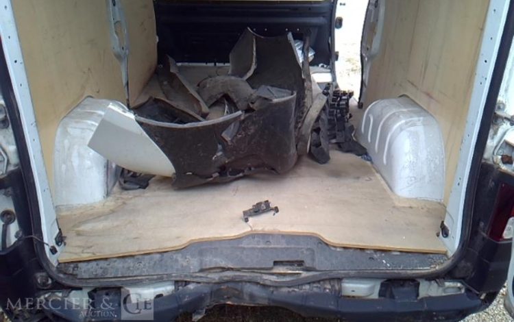 RENAULT TRAFIC GCF 1300 DCI 120 BLANC GD-909-QK