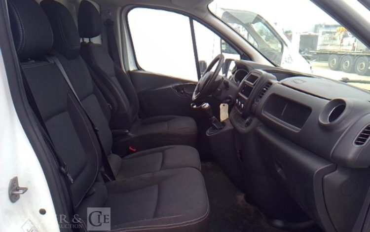 RENAULT TRAFIC GCF 1300 DCI 120 BLANC GD-909-QK