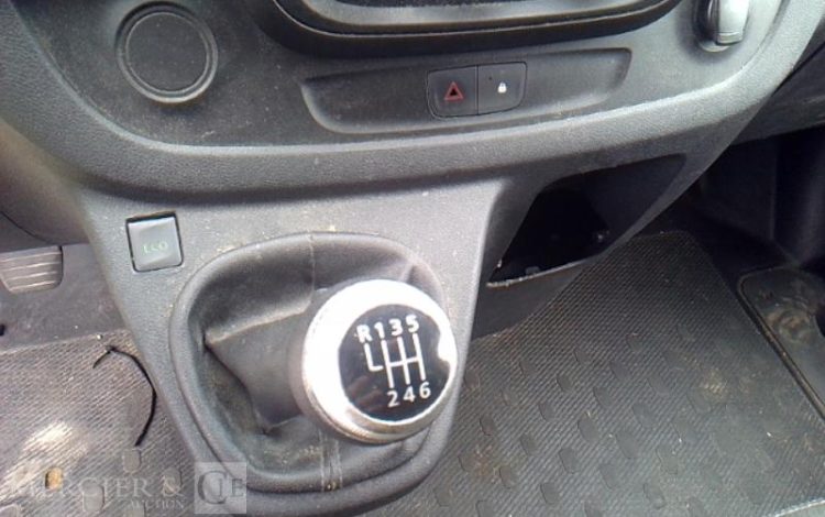 RENAULT TRAFIC GCF 1300 DCI 120 BLANC GD-909-QK