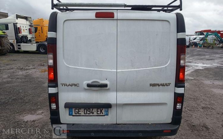 RENAULT TRAFIC 150 BLANC GE-094-EK