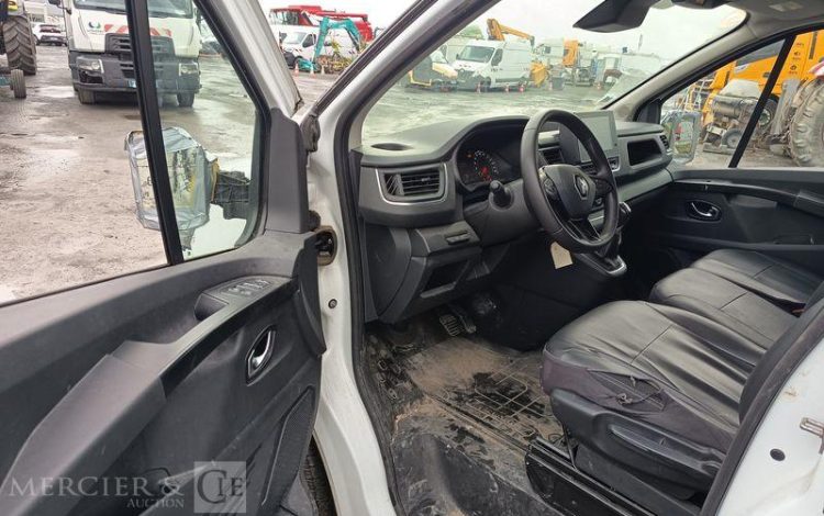 RENAULT TRAFIC 150 BLANC GE-094-EK