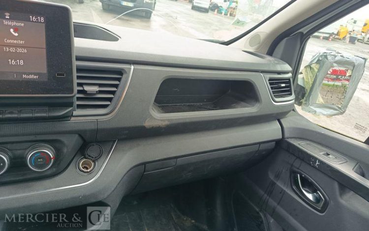 RENAULT TRAFIC 150 BLANC GE-094-EK