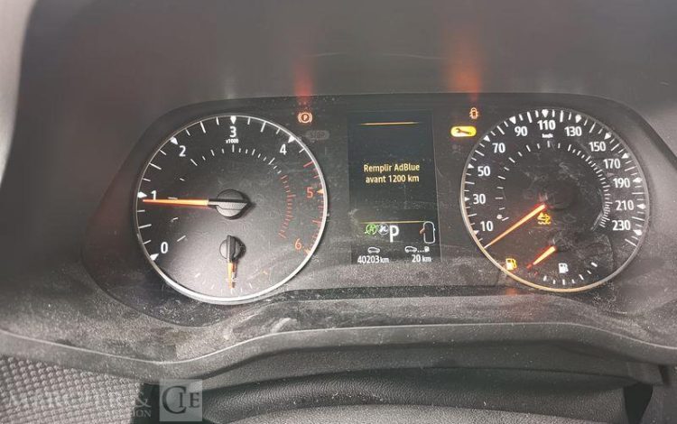 RENAULT TRAFIC 150 BLANC GE-094-EK