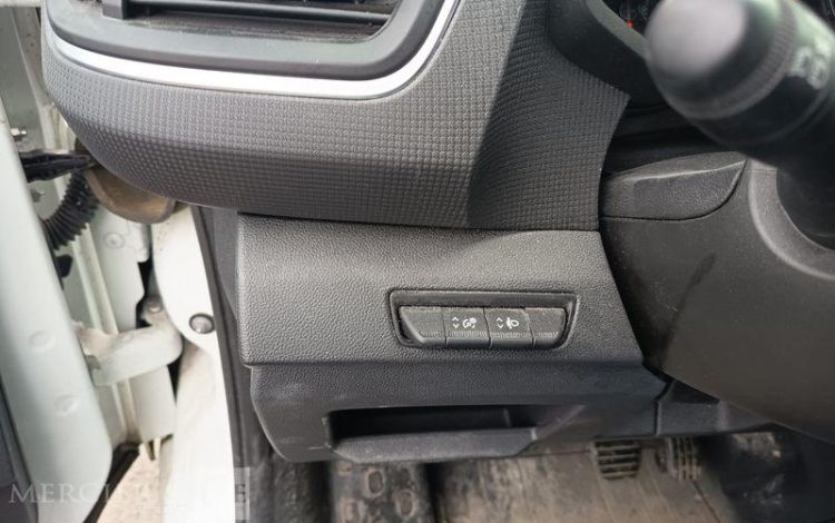 RENAULT TRAFIC 150 BLANC GE-094-EK