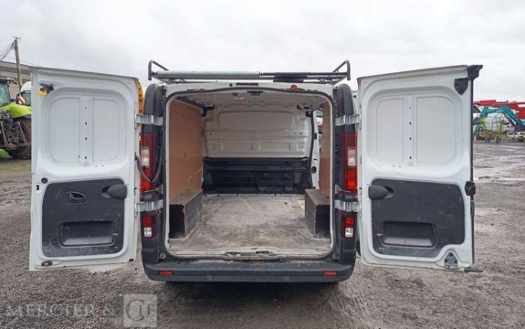 RENAULT TRAFIC 150 BLANC GE-094-EK