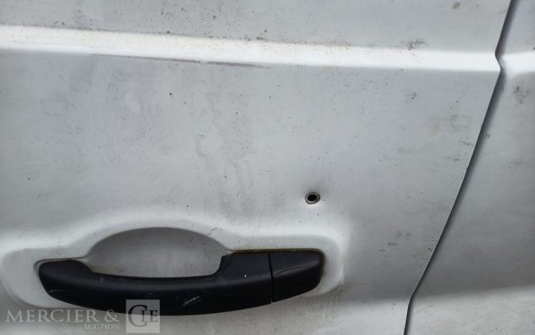 RENAULT TRAFIC 150 BLANC GE-094-EK