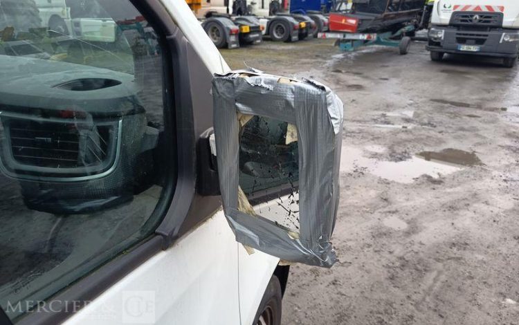 RENAULT TRAFIC 150 BLANC GE-094-EK