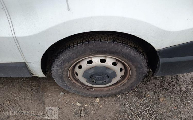 RENAULT TRAFIC 150 BLANC GE-094-EK