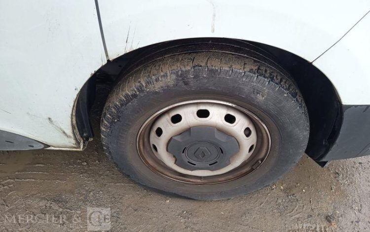 RENAULT TRAFIC 150 BLANC GE-094-EK