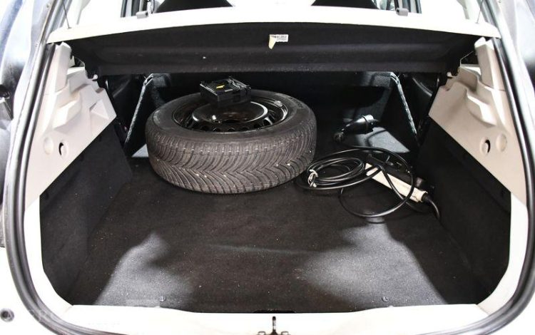 RENAULT ZOE ZE 110ch 40KWH ACHAT-INTEGRAL LIFE REVERSIBLE BVA BLANC GE-157-DB