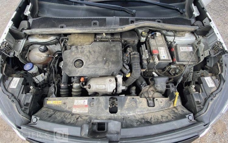 PEUGEOT 2008 130CH ALLURE BUSINESS BLANC GE-958-GD