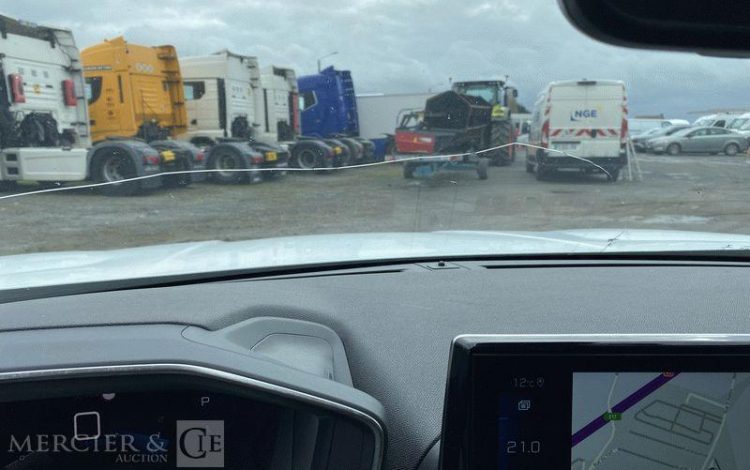 PEUGEOT 2008 130CH ALLURE BUSINESS BLANC GE-958-GD