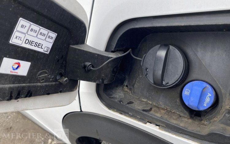 PEUGEOT 2008 130CH ALLURE BUSINESS BLANC GE-958-GD