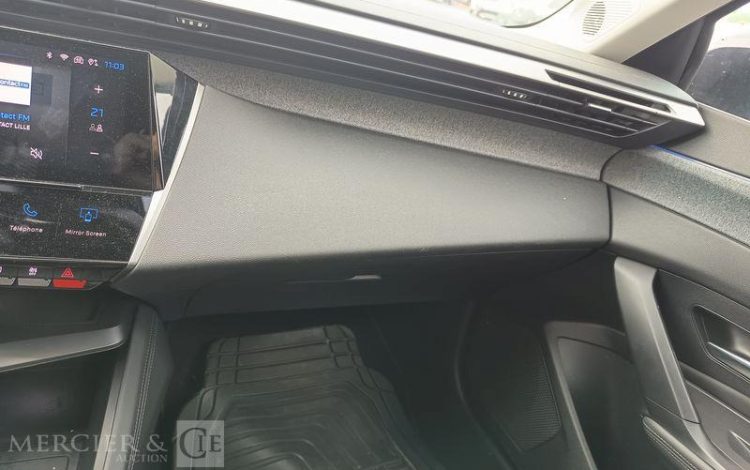 PEUGEOT 308 ALLURE 1,2 PURE TECH 130 S&S EAT8 NOIR GH-961-EW