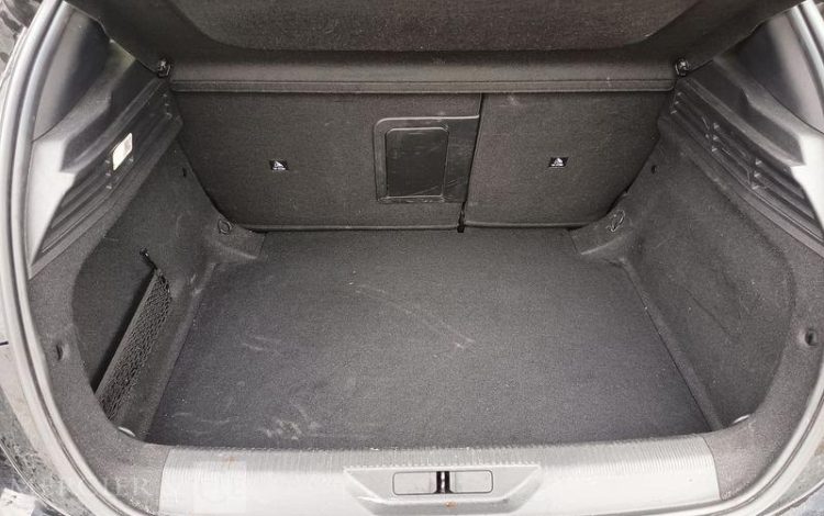 PEUGEOT 308 ALLURE 1,2 PURE TECH 130 S&S EAT8 NOIR GH-961-EW