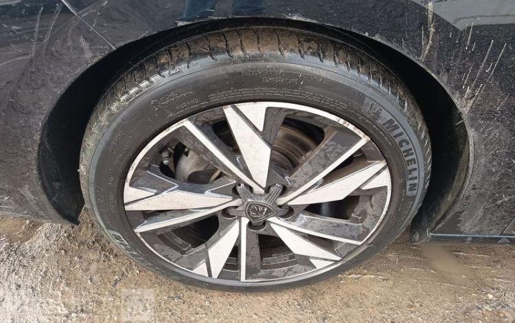 PEUGEOT 308 ALLURE 1,2 PURE TECH 130 S&S EAT8 NOIR GH-961-EW