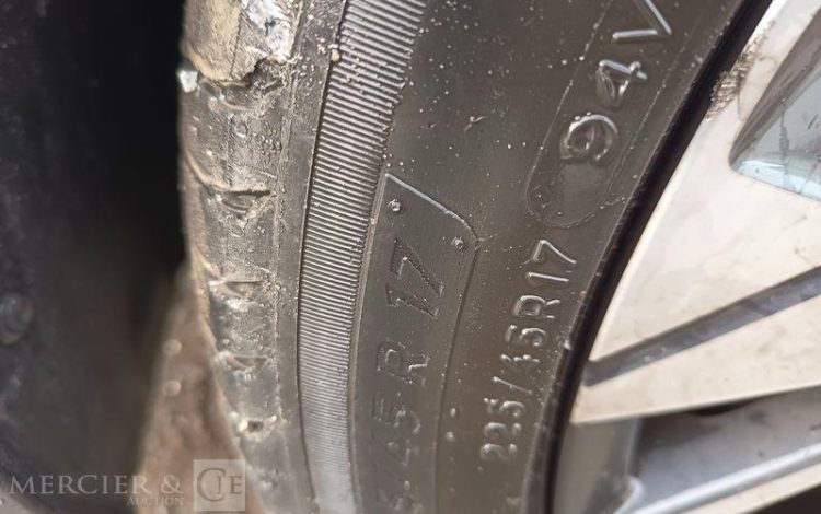 PEUGEOT 308 ALLURE 1,2 PURE TECH 130 S&S EAT8 NOIR GH-961-EW