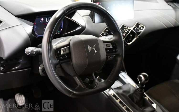 DS DS3 CROSSBACK 1.2 PURETECH 100ch BUSINESS ANCIEN VTC BLANC GJ-147-SP