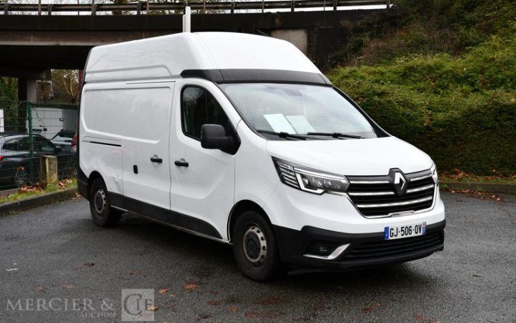 RENAULT TRAFIC 2.0 BLUEDCI 150ch 3T0 L2H2 GRAND-CONFORT BLANC GJ-506-QV