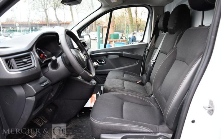 RENAULT TRAFIC 2.0 BLUEDCI 150ch 3T0 L2H2 GRAND-CONFORT BLANC GJ-506-QV