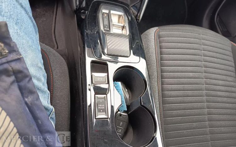 PEUGEOT e-208 ACTIVE JAUNE GL-705-KL