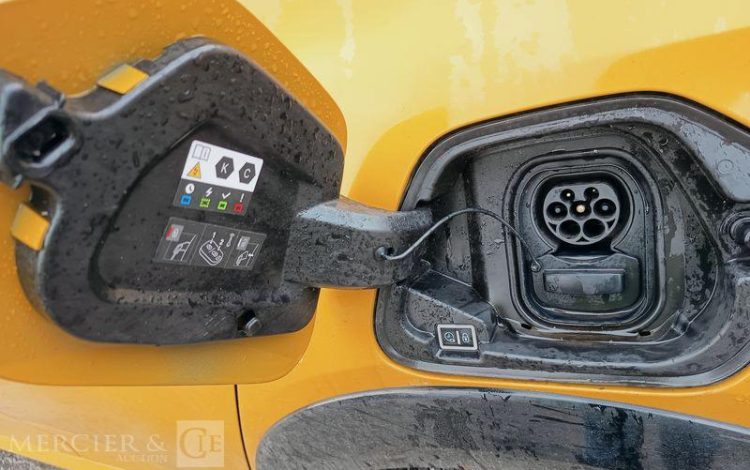 PEUGEOT e-208 ACTIVE JAUNE GL-705-KL