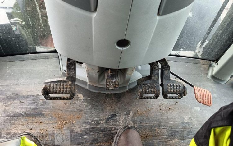 CLAAS TRACTEUR AGRICOLE ARION 610 – DIESEL – 422 HEURES – ANNEE 2022  GL-959-EX