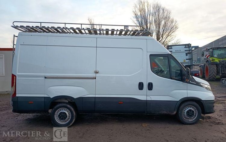 IVECO DAILY VI Fourgon Phase 3 35S18 3.0 D 16V Hi-Matic 175 cv Boîte auto – ANNEE 2023 BLANC GM-740-ZM
