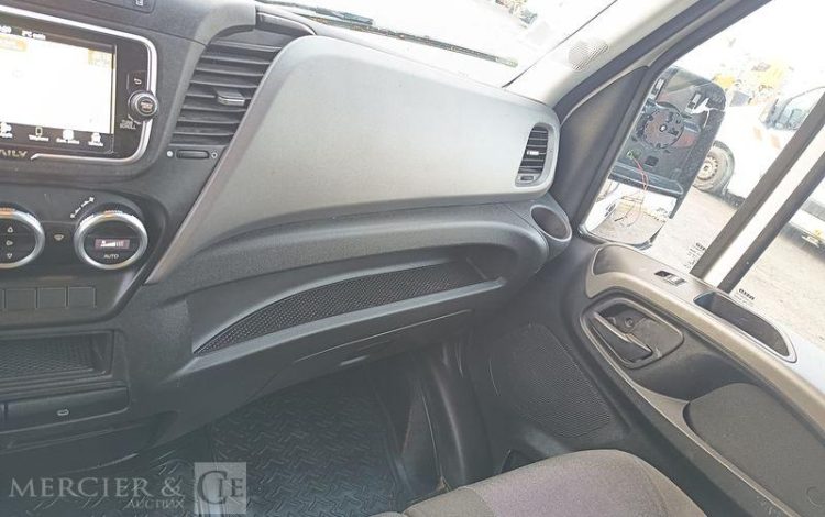 IVECO DAILY VI Fourgon Phase 3 35S18 3.0 D 16V Hi-Matic 175 cv Boîte auto – ANNEE 2023 BLANC GM-740-ZM