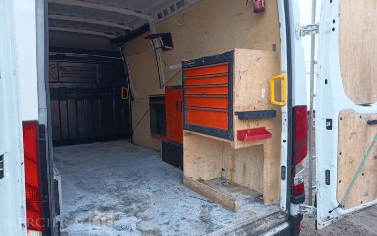 IVECO DAILY VI Fourgon Phase 3 35S18 3.0 D 16V Hi-Matic 175 cv Boîte auto – ANNEE 2023 BLANC GM-740-ZM