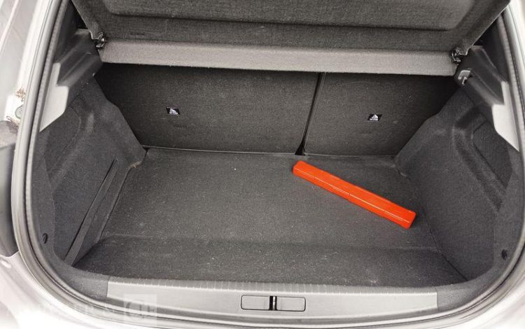 PEUGEOT 208 GT PURE TECH 130S&S EAT8 GRIS GM-977-LK