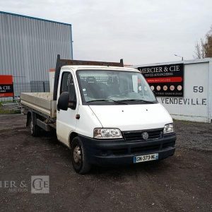 FIAT DUCATO 2,3 JTD 110CV AVEC PLATEAU – DIESEL – 161224 KMS – ANNEE 2004 BLANC GN-373-NL