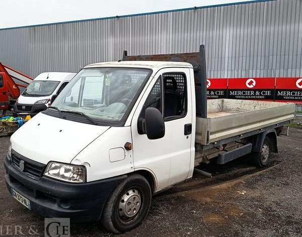 FIAT DUCATO 2,3 JTD 110CV AVEC PLATEAU – DIESEL – 161224 KMS – ANNEE 2004 BLANC GN-373-NL