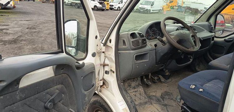 FIAT DUCATO 2,3 JTD 110CV AVEC PLATEAU – DIESEL – 161224 KMS – ANNEE 2004 BLANC GN-373-NL