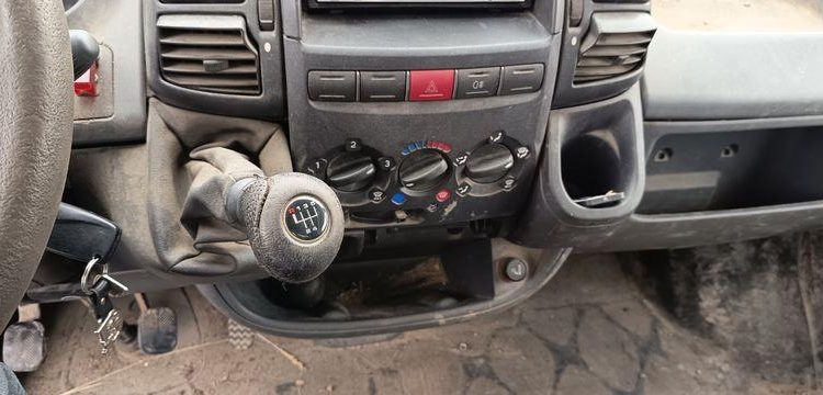 FIAT DUCATO 2,3 JTD 110CV AVEC PLATEAU – DIESEL – 161224 KMS – ANNEE 2004 BLANC GN-373-NL