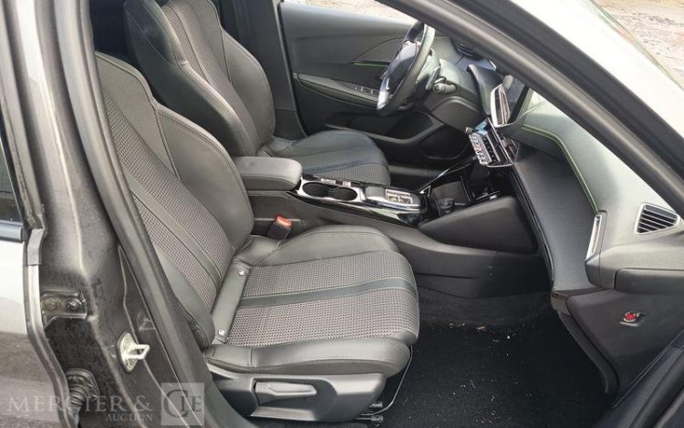 PEUGEOT 208 1,2 PURE TECH 130 S&S GT GRIS GP-968-FR