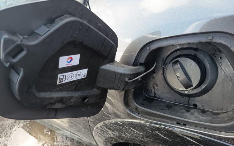 PEUGEOT 208 1,2 PURE TECH 130 S&S GT GRIS GP-968-FR