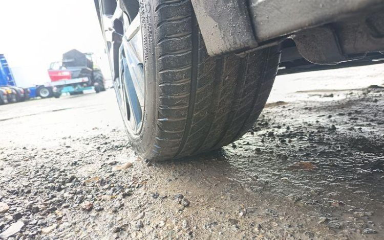 PEUGEOT 208 1,2 PURE TECH 130 S&S GT GRIS GP-968-FR