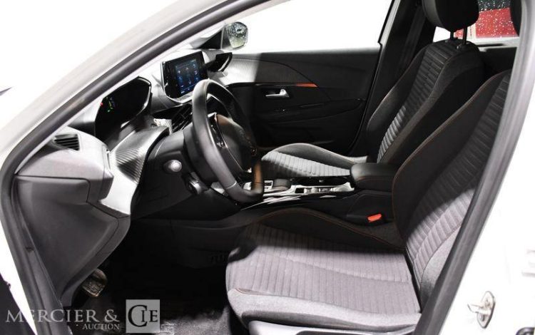 PEUGEOT e-208 SOCIETE 135ch 50KWH BUSINESS ACTIVE BLANC GR-372-WE