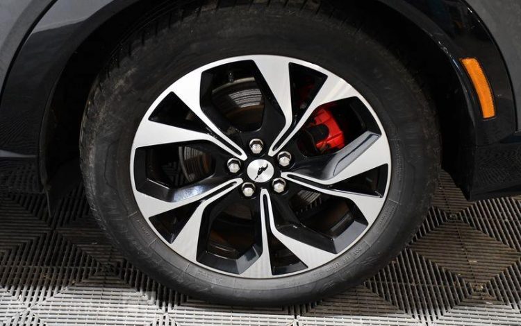 FORD MUSTANG MACH-E 75kWh 269ch PREMIUM GRIS GR-536-SK