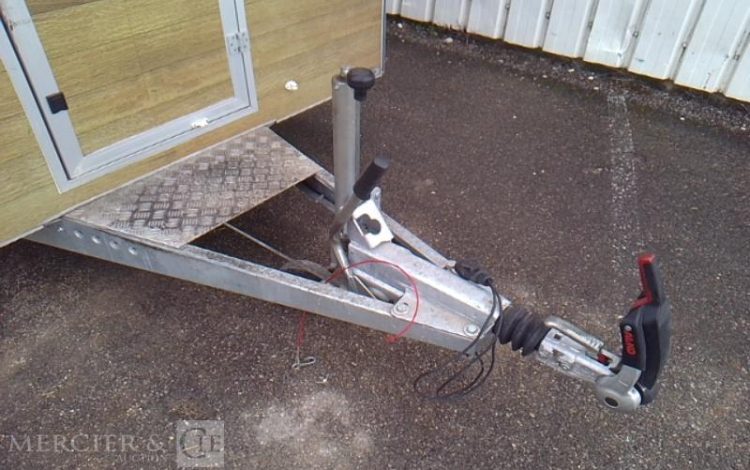 BW TRAILERS REMORQUE L 4200 FOOD TRUCK 2 ESSIEUX PTAC VERT GR-743-KD