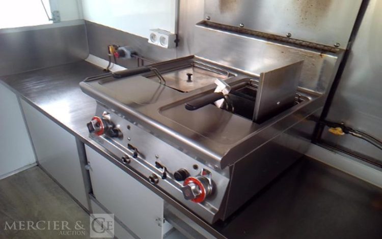 BW TRAILERS REMORQUE L 4200 FOOD TRUCK 2 ESSIEUX PTAC VERT GR-743-KD