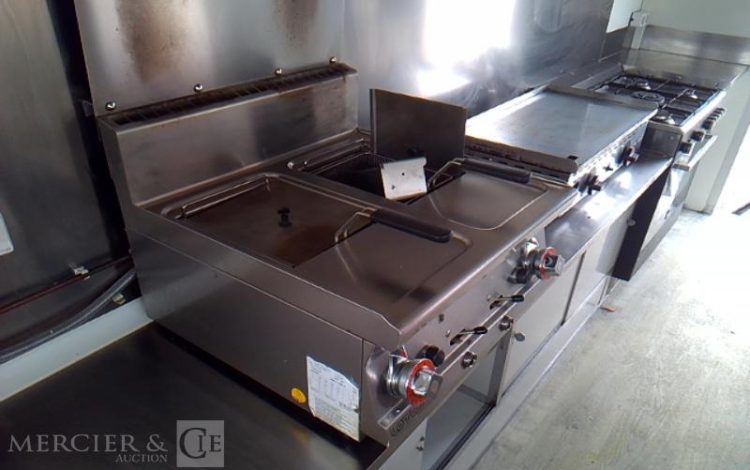 BW TRAILERS REMORQUE L 4200 FOOD TRUCK 2 ESSIEUX PTAC VERT GR-743-KD