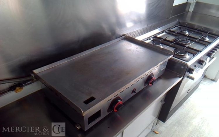 BW TRAILERS REMORQUE L 4200 FOOD TRUCK 2 ESSIEUX PTAC VERT GR-743-KD